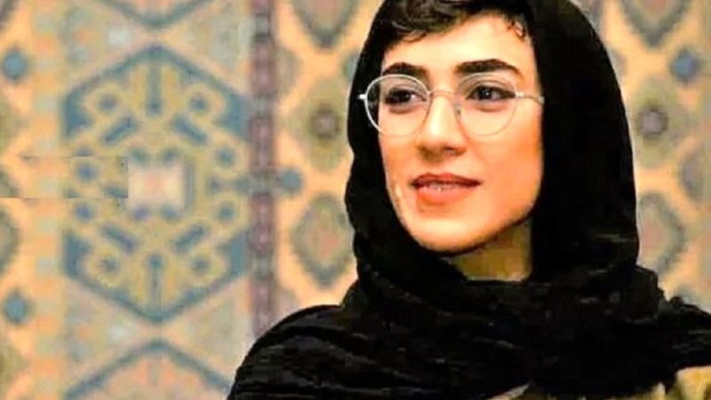 بیوگرافی صبا ایزدپناه بازیگر نقش کژال در سریال نون خ + عکس های دیده نشده خانم بازیگر