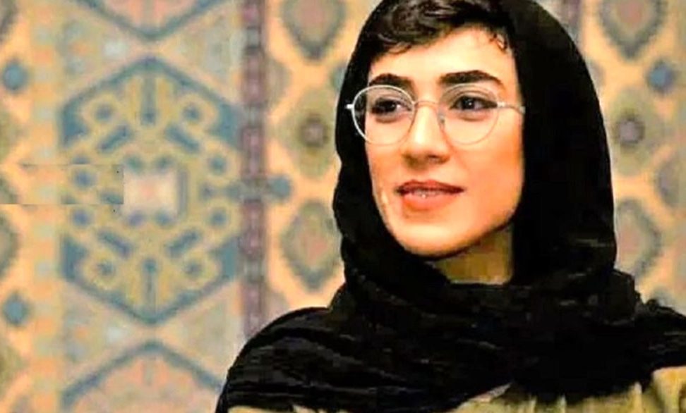 بیوگرافی صبا ایزدپناه بازیگر نقش کژال در سریال نون خ + عکس های دیده نشده خانم بازیگر