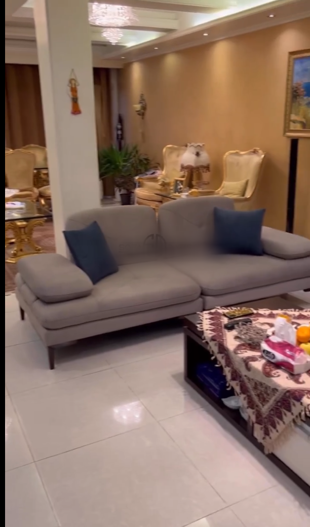 پوراندخت مهیمن