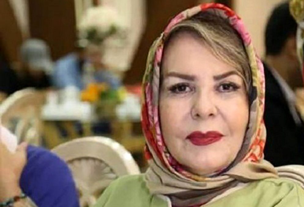 نگاهی به چیدمان تلفیقی خانه پوراندخت مهیمن بازیگر آذری کشورمان/ مبلمان سلطنتی شیک یک سمت و کاناپه های راحتی در سمت دیگر + عکس های شاهانه