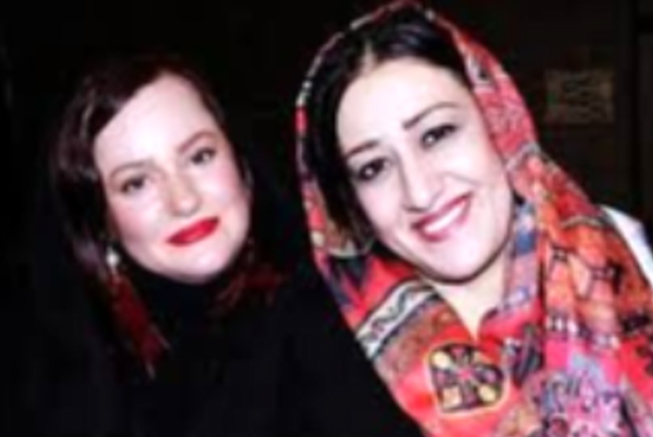 قاب قدیمی از جوانی فاطمه هاشمی و نعیمه نظام دوست 