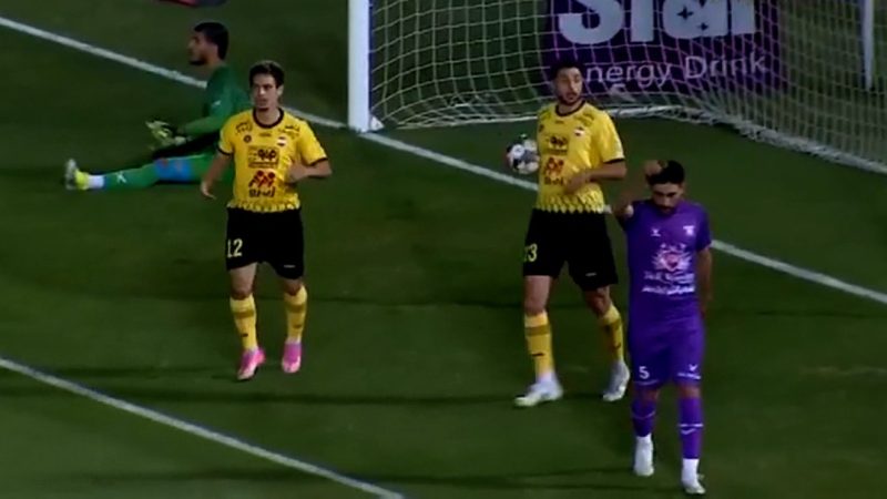 گل اول سپاهان به هوادار آفساید اعلام شد 