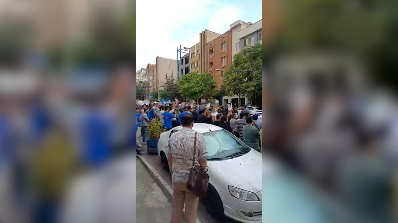 اعتراض هواداران استقلال مقابل ساختمان این باشگاه - تصویر شاخص