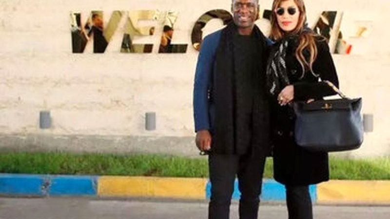 عکس انگشتر جواهر زن ایرانی سیدورف در روز معارفه با استقلال 