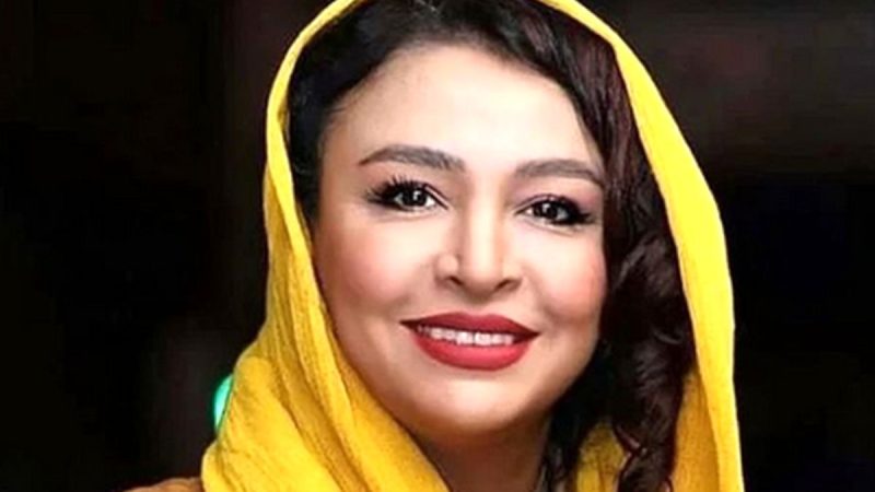 ۲ عکس تیپ دهه شصتی مه‌لقا باقری و ژاله صامتی در کنار عطاران در یک دورهمی 
