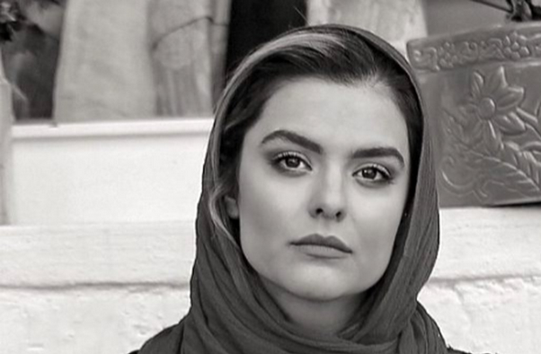 عکس  دکوراسیون تینیجری اتاق دنیا مدنی با تزیینات زیبا و خاص ! / خصوصی های خانم بازیگر در خارج !