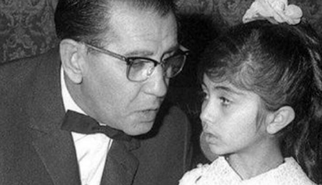 «لیلا فروهر» ۹ ساله در صحنه ای از سلطان قلب ها؛ سال ۴۶