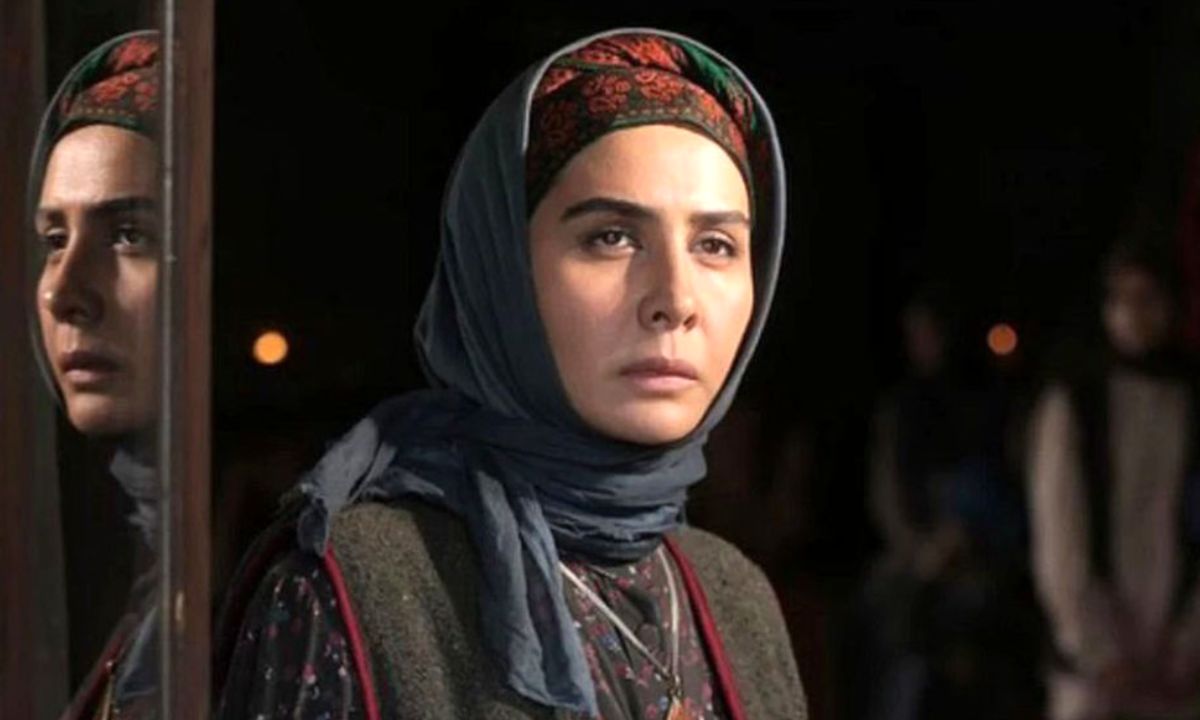 تغییرات جذاب سارا والیانی بازیگر نقش آسیه در سریال گیلدخت در ۳۸ سالگی در آغوش پسرش!