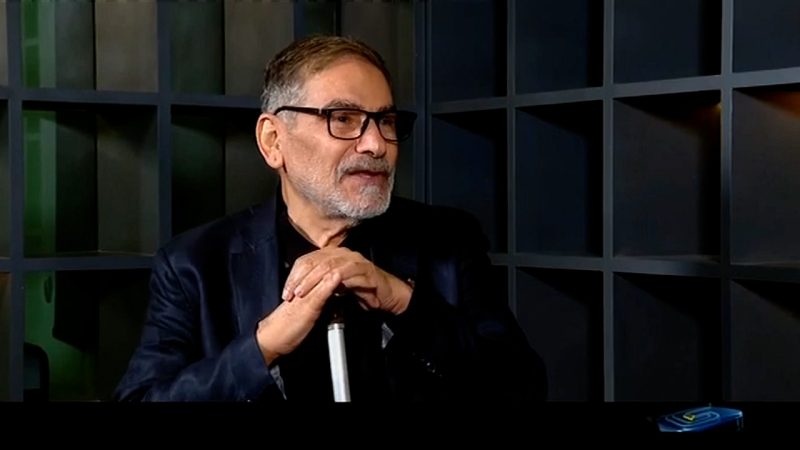 شمخانی: نمازم را زیر آوار خواندم 