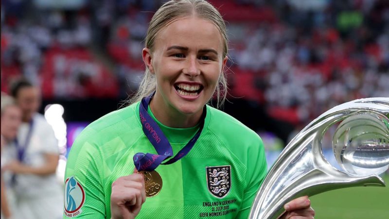 هانا همپتون؛ نابغه‌ای که محدودیت را شکست و به قله فوتبال اروپا رسید