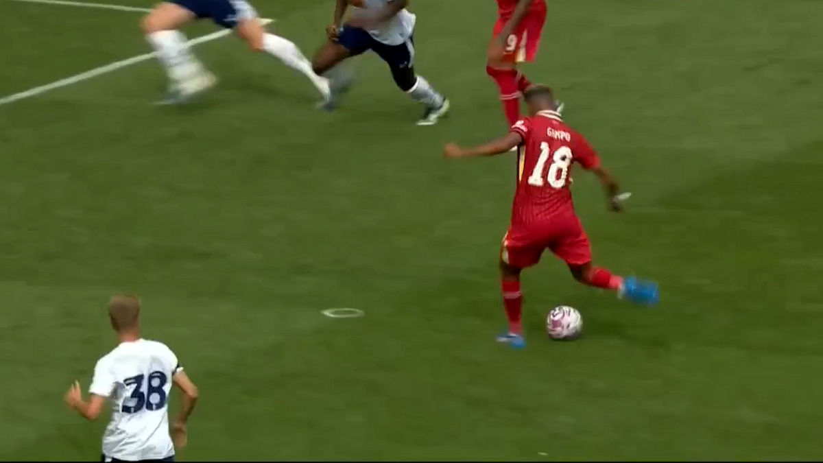 گل سوم لیورپول به پرستون (کودی خاکپو) - تصویر شاخص