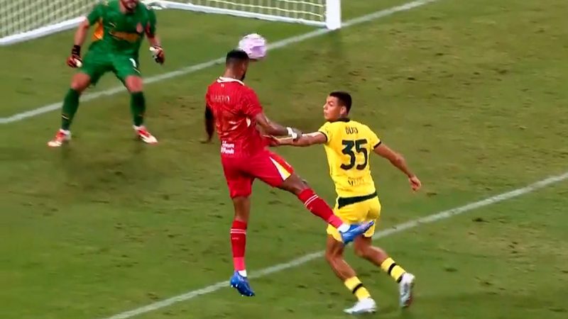 گل دوم لیورپول به آث میلان (کودی خاکپو)