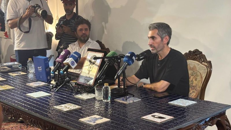 صحبت های جباری در در جشن امضای کتاب آنتیک آبی