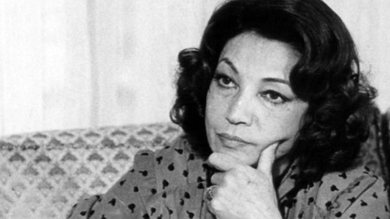 عکس؛ سفر در زمان؛ «اشرف پهلوی در حال قدم زدن با برادر دو قلویش»؛ دهه ۵۰ 