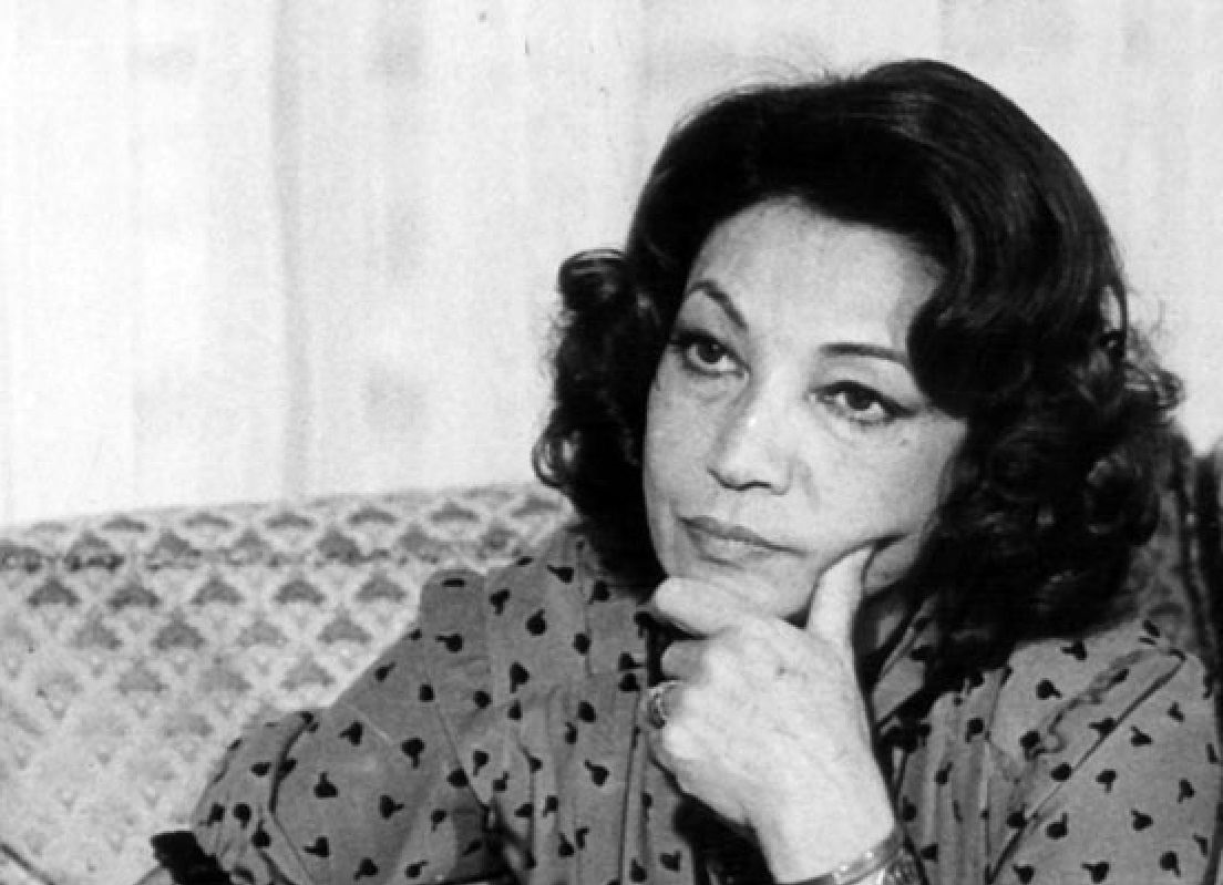 عکس؛ سفر در زمان؛ «اشرف پهلوی در حال قدم زدن با برادر دو قلویش»؛ دهه 50