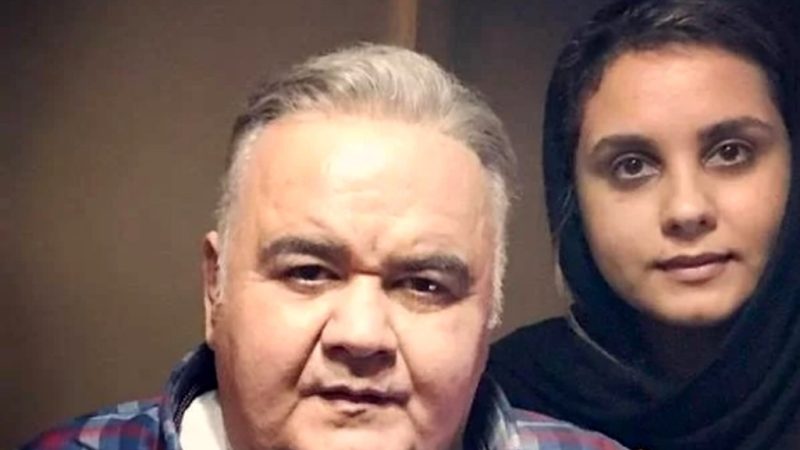 عکس/ تصویری عاشقانه از سی و هشتمین سالگرد ازدواج اکبر عبدی و همسرش