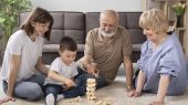 ۱۰ بازی دورهمی جذاب برای سرگرمی جمع های خانوادگی و مهمانی های دوستانه 