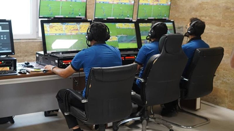 دانیال مرادی رئیس دپارتمان داوران: با وجود VAR هیچ داوری در بازی ها اشتباه ندارد