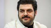 عکس/ چهره جدید سام درخشانی در یک سریال جدید/ اقای بازیگر را با این تیپ و قیافه ندیده اید