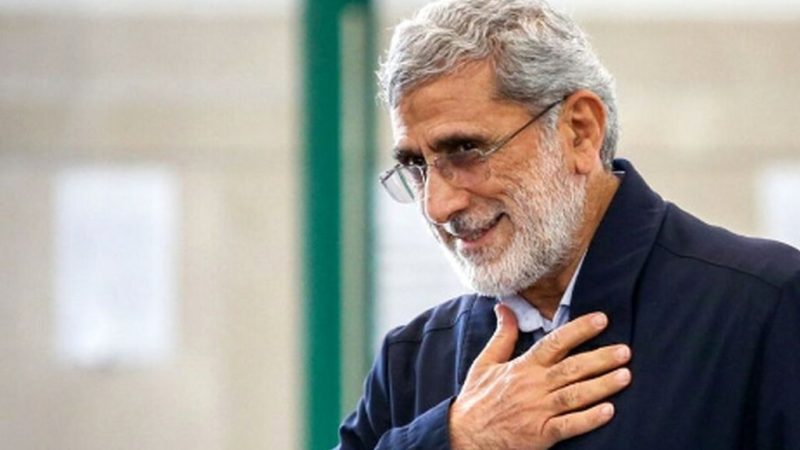 عکس؛ سفر به تاریخ؛ «سردار اسماعیل قاآنی» با چشم مجروح روی قایق در جبهه؛ دهۀ ۶۰ 