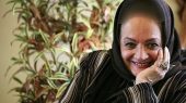 عکس؛ سفر در زمان/ «لیلا فروهر در آغوش شهلا ریاحی» در نمایی از فیلم چهار خواهر؛ سال ۴۶