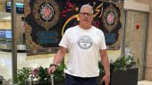 سرمربی یونانی تیم ملی بسکتبال ایران وارد تهران شد