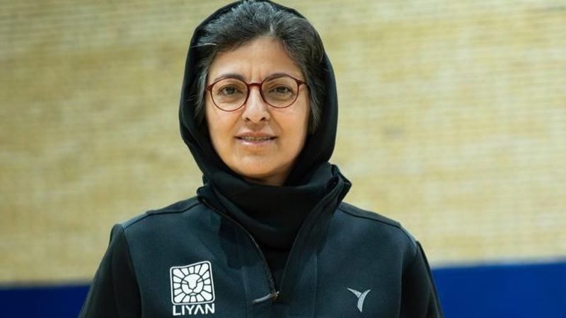 شهرزاد مظفر سرمربی تیم ملی فوتسال زنان، همراه با پویش صرفه‌جویی در آب