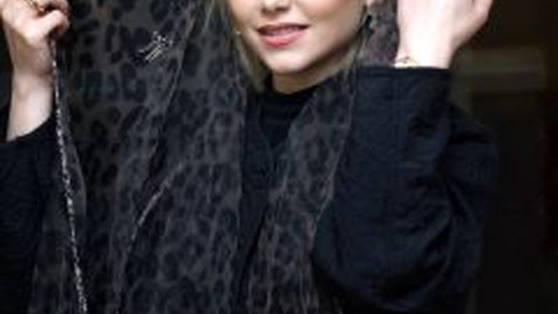 عکس/ اولین روز مدرسه نازنین بیاتی / خانم بازیگر از بچگی کیوت بود