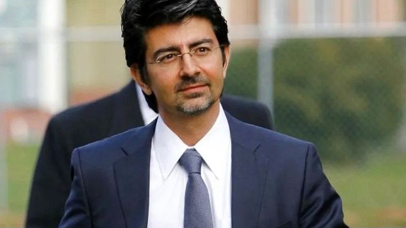 عکس/ تصویری عاشقانه از پیر امیدیار پولدارترین ایرانی در جهان و همسرش / ثروت این مرد چقدر است؟