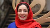 ژاله صامتی با دست پر بازگشت/ خانم بازیگر و دخترش روی صحنه می روند