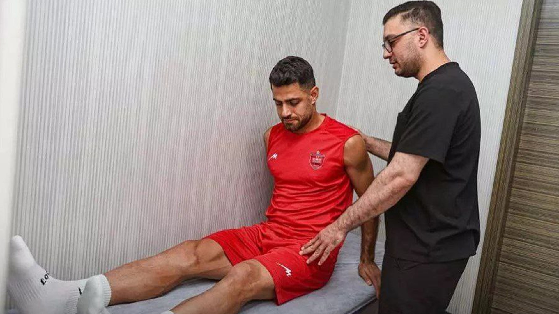 پورعلیگنجی علیرغم مصدومیت به تمرینات پرسپولیس برگشت