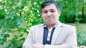 علی تاجرنیا: قهرمانی از نان شب واجب‌تر است 