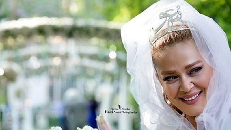 عکس/ کارت عروسی بهاره رهنما با حاجی همسر دومش را دیده اید؟ 