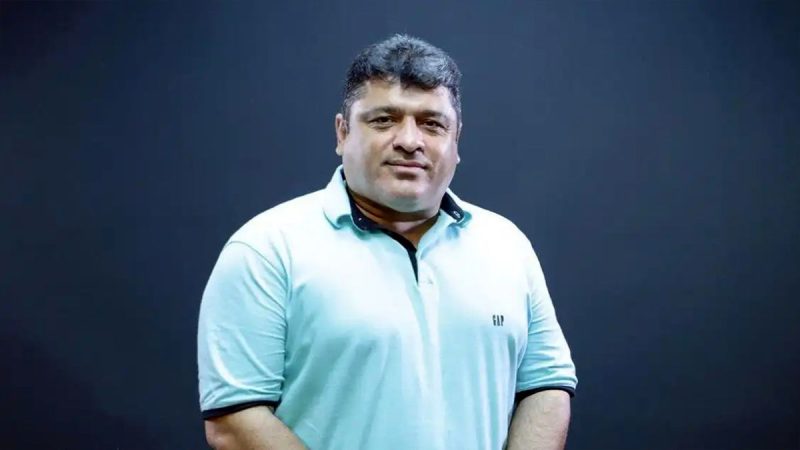 داداش‌زاده:‌ آقای درویش با اسم بازیکن هواداران پرسپولیس را بازی داد 