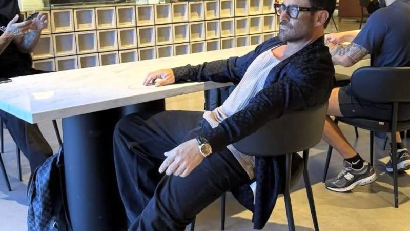 عکس/ استایل متفاوت و خودروی جدید محمدرضا گلزار در شهر دبی 