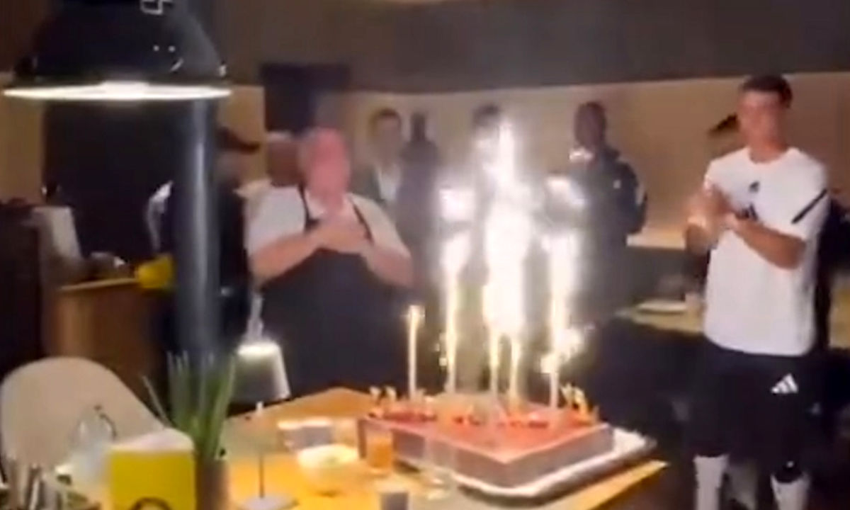 سورپرایز کریس رونالدو برای جشن تولد آشپز باشگاه النصر - تصویر شاخص