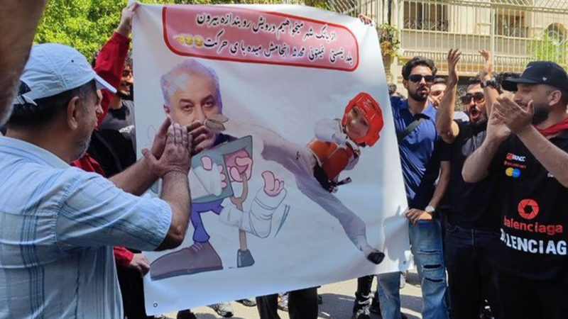 گهی زین به پشت و گهی پشت به زین