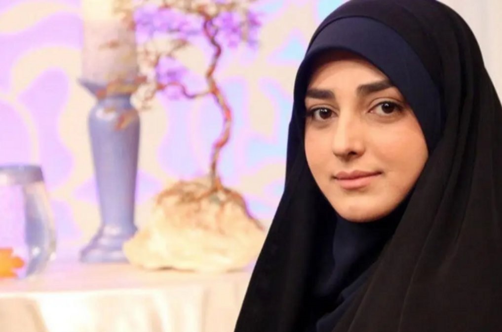 عکس/ دکوراسیون اتاق پذیرایی بزرگ و دلباز خانه ستاره سادات قطبی و شهرام شکیبا