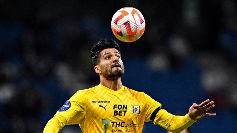 فرار لژیونر ایرانی از عواقب لمس یک داور زن!