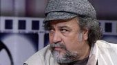 عکس/ تصویری خاص از محمدرضا شریفی‌نیا در اتاق گریم «تاسیان» در کنار خانم های زیبا رو