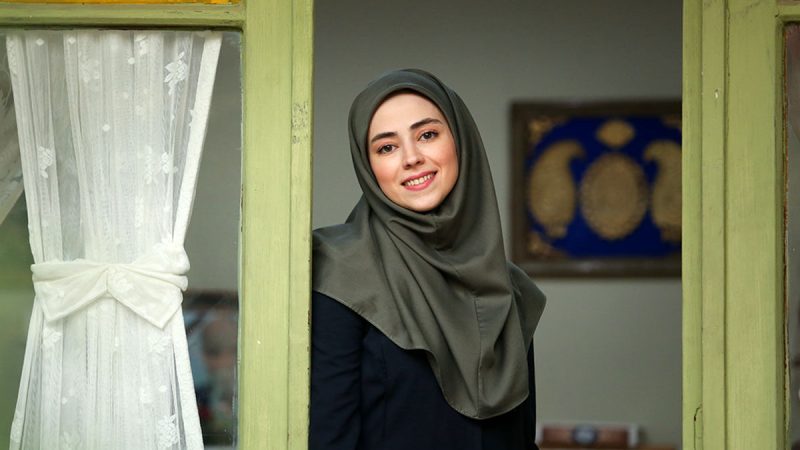 عکس/ استایل متفاوت نیلوفر رجایی‌فر در مسجد نصیرالملک شیراز