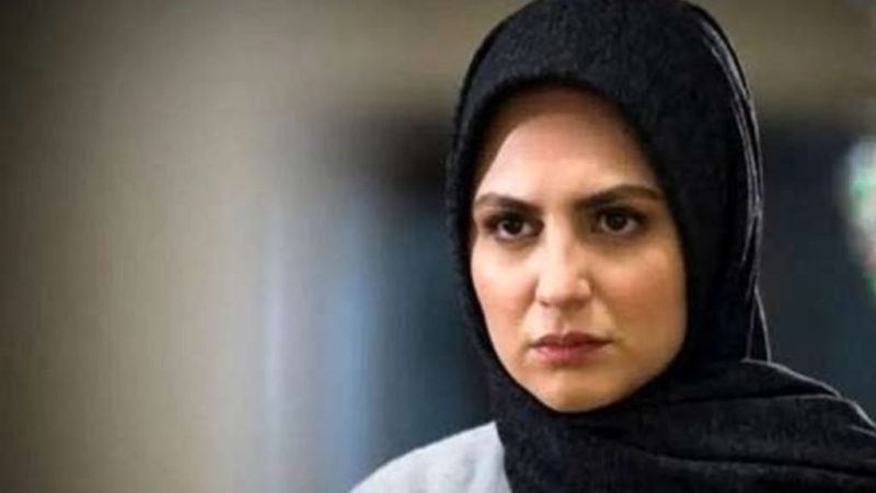 عکس| تغییر چهره تابان سریال آلا  ؛ تیپ ساده و شیک نیلوفر کوخانی با استایلی تمام‌مشکی!