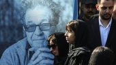 با کمالات مثل مونا مهرجویی درست مثل فیلم‌های پدر 