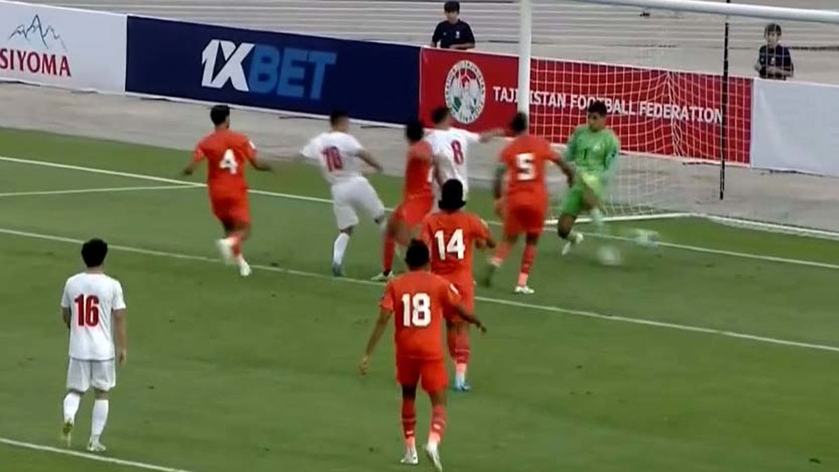 گل اول ایران به هند (حسین زاده) - تصویر شاخص