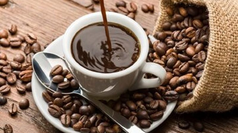 بلایی که قهوه سر کمردرد می آورد 
