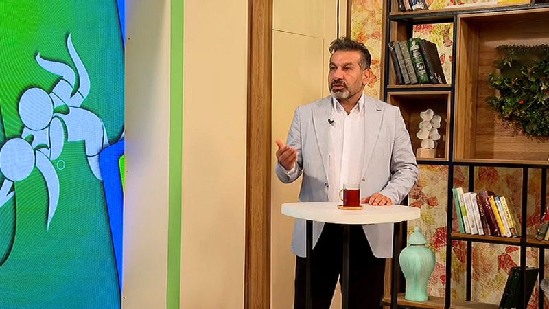 مومنی: اخراج شایسته بازیکن استقلال نیست 