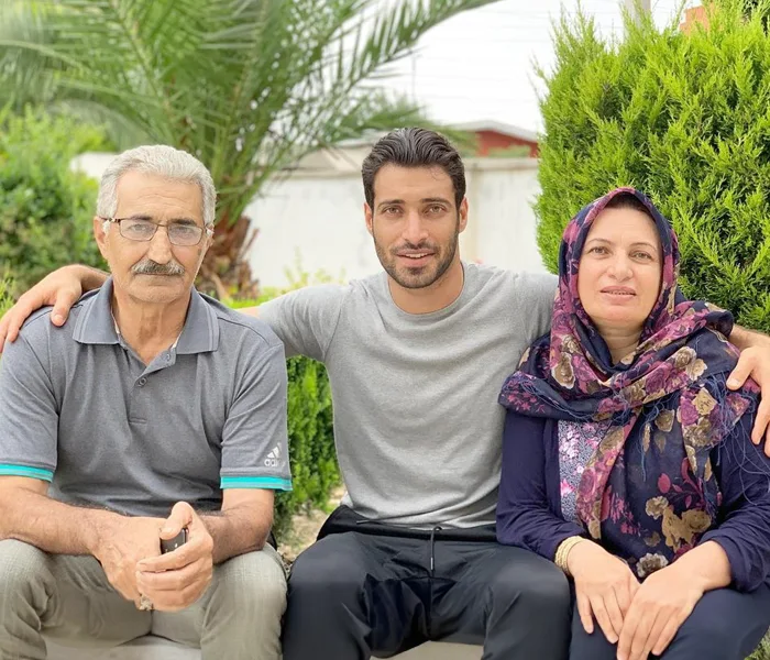عکس پدر و مادر شجاع خلیل زاده