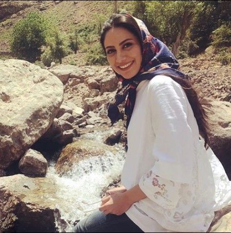 بیوگرافی مونا فرجاد,مونا فرجاد,عکس مونا فرجاد