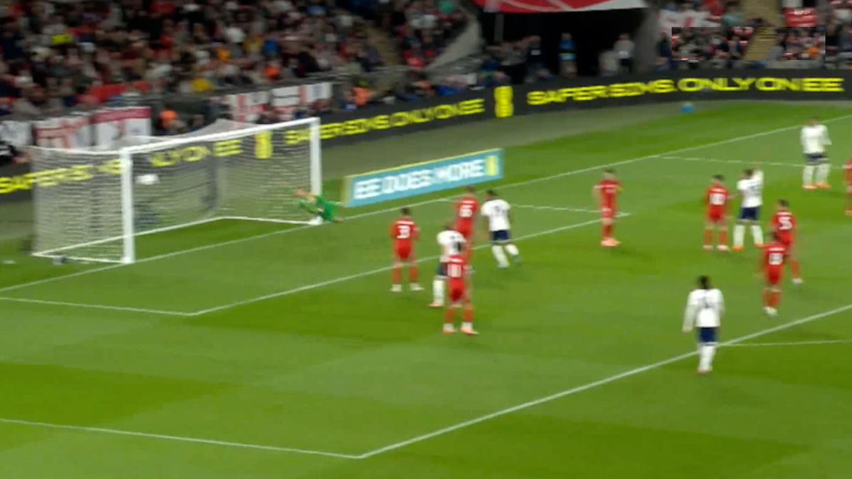 گل سوم انگلیس به ولز توسط بوکایو ساکا - تصویر شاخص