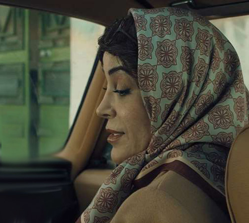 لباسها در بامداد خمار